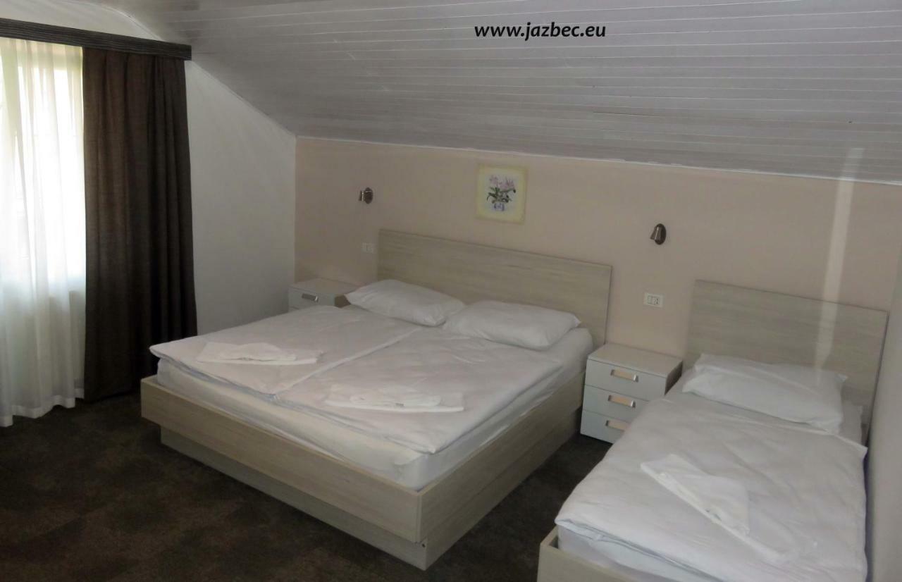 Sobe Rooms Zimmer Jazbec Idrsko מראה חיצוני תמונה